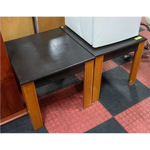 SET OF 2 BROWN SIDE TABLES 22"X20"X19"TALL