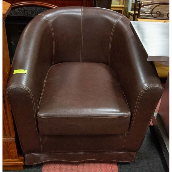 1 BROWN LOUNGE LEATHER CHAIR SEATS 1 PERSON