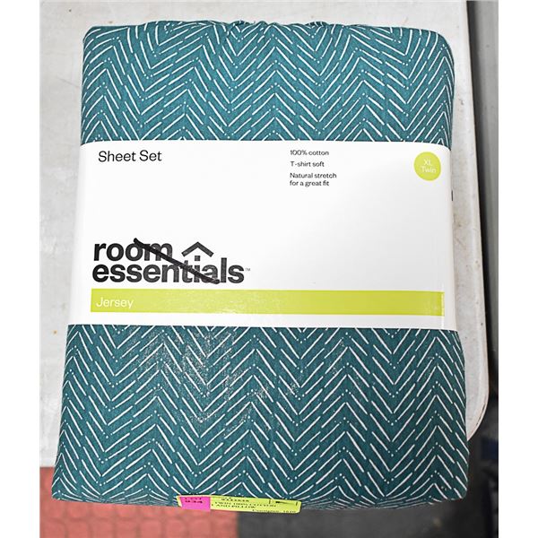 SET OF XL TWIN 100% COTTON SHEET SET AND PILLOW