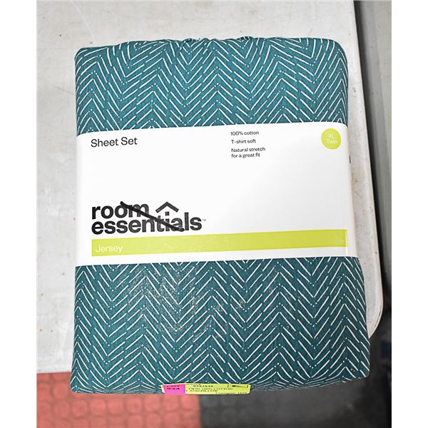 SET OF XL TWIN 100% COTTON SHEET SET AND PILLOW