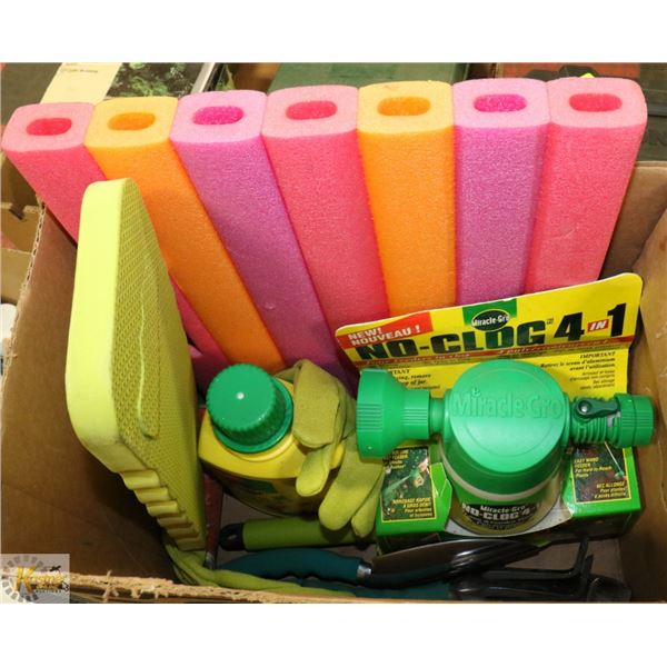 GARDEN LOT INCLUDES NEW GLOVES HAND TOOLS, KNEE