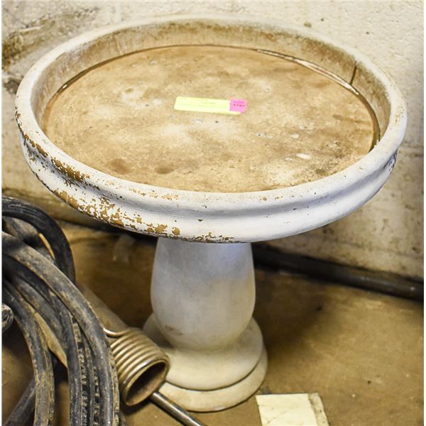 CONCRETE BIRDBATH 15 X 20"