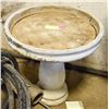 Image 1 : CONCRETE BIRDBATH 15 X 20"