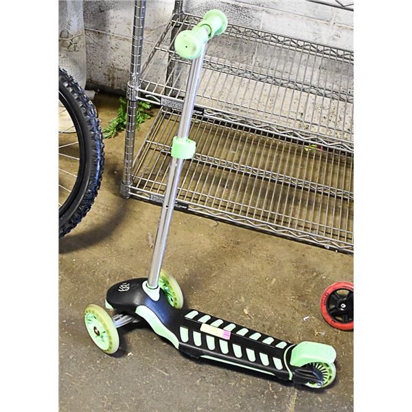 SCOOTER - GREEN - 3 WHEELS
