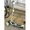 Image 1 : SCOOTER - GREEN - 3 WHEELS