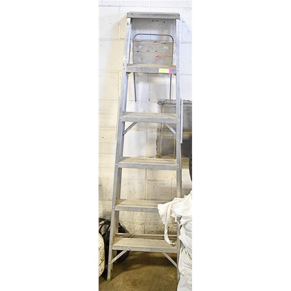 STEP LADDER 6FT