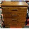 Image 1 : 4 DRAWER DRESSER
