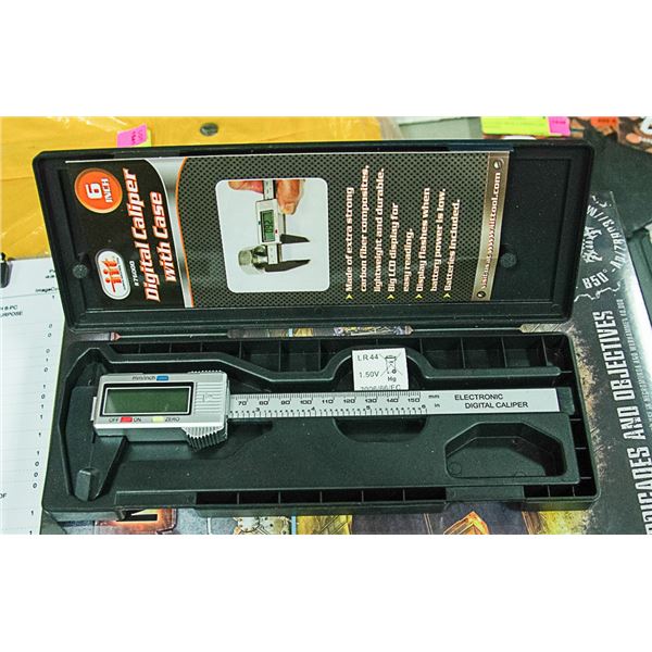 DIGITAL CALIPER IN BOX