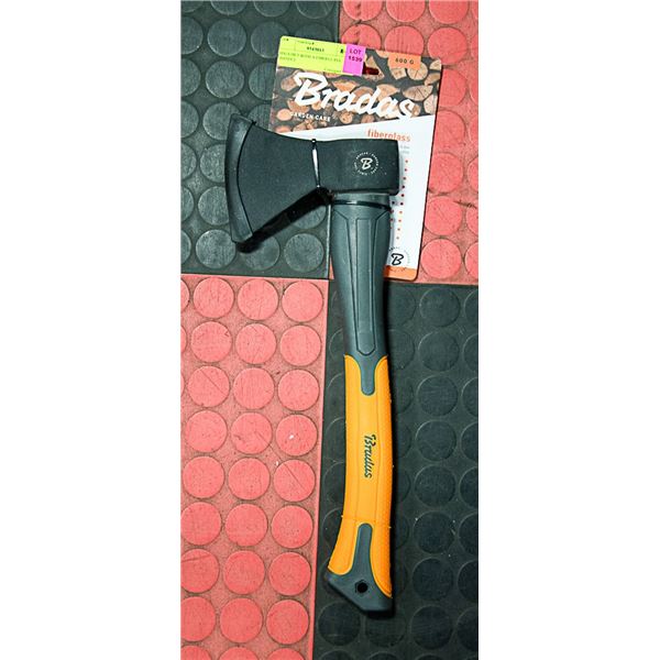 HATCHET WITH A FIBERGLASS HANDLE