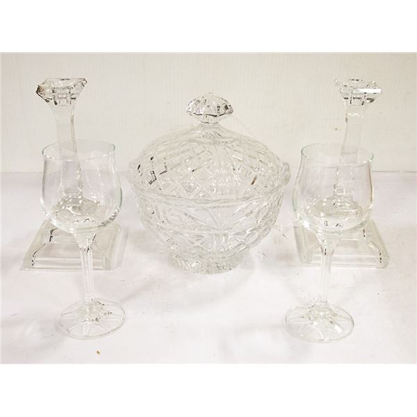 BOX WITH CRYSTAL GLASS COLLECTION INCL. LARGE