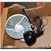 Image 1 : ESTATE LOT INCLUDING FAN & DESK LAMP
