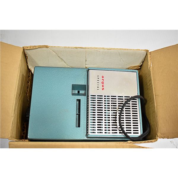 VINTAGE ARGUS AUTOMATIC COLOR SLIDE PROJECTOR