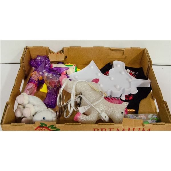 COLLECTION OF UNICORN DECORATIONS INCL.