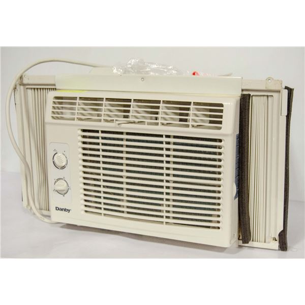 DANBY WINDOW 5000 BTU AIR CONDITIONER
