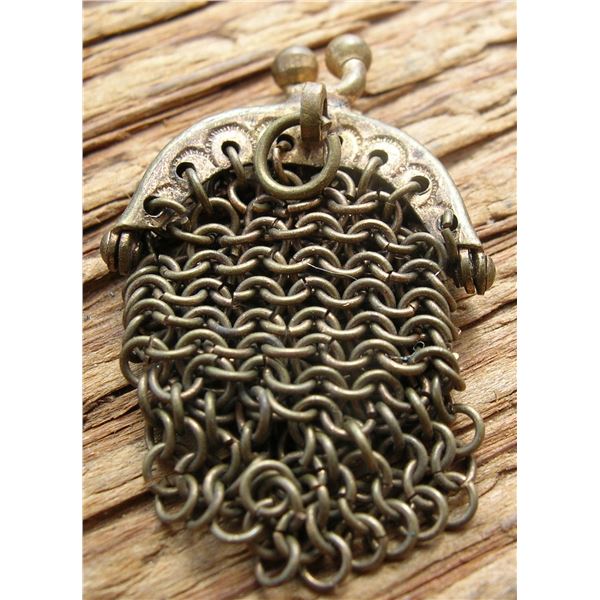 #25 - Vintage Miniature FLAPPER GIRL Chain Link Purse – In Brass, Snap Closure