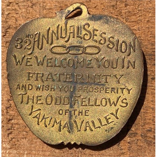 #38 - RARE 1914 – Enameled Brass RED APPLE – 32nd Session – ODD FELLOWS of YAKIMA VALLEY