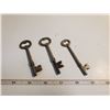 Image 2 : 3 VINTAGE SKELETON KEYS