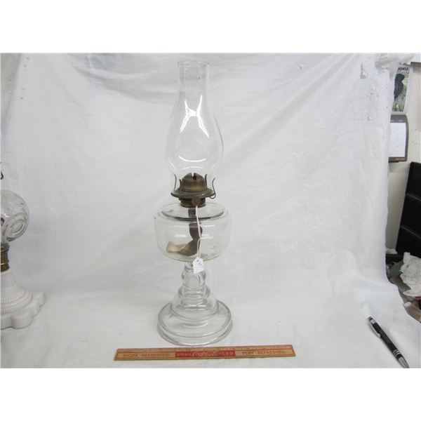 Antique Oil Lamp no damage