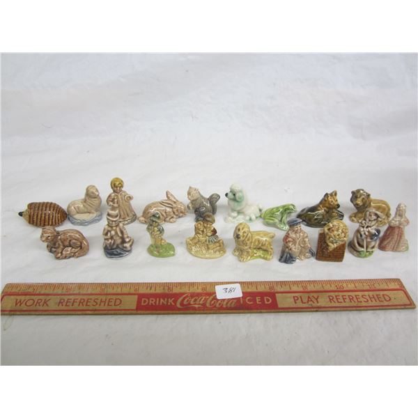 18 Wade Red Rose Figures nice condition