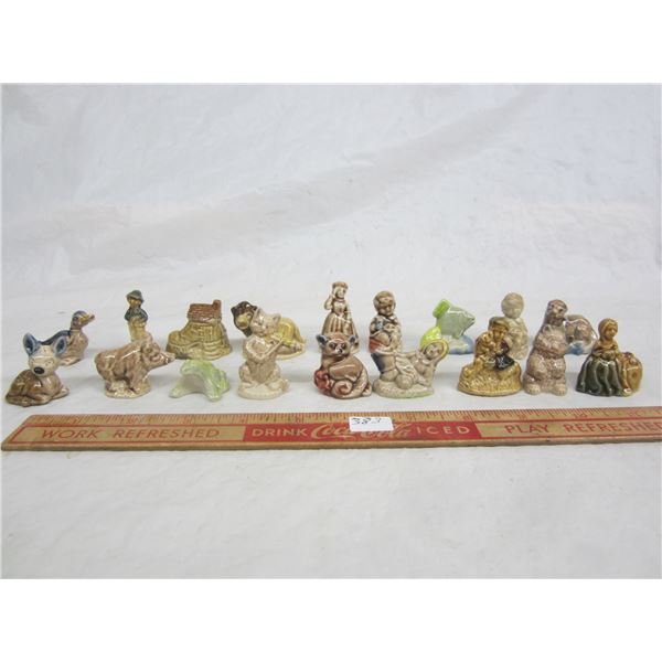 18 Wade Red Rose Figures nice condition