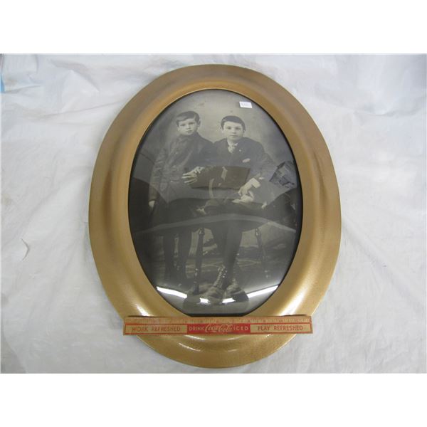 Antique Oval Bubble Glass Frame with Picture of Children Gold Colored