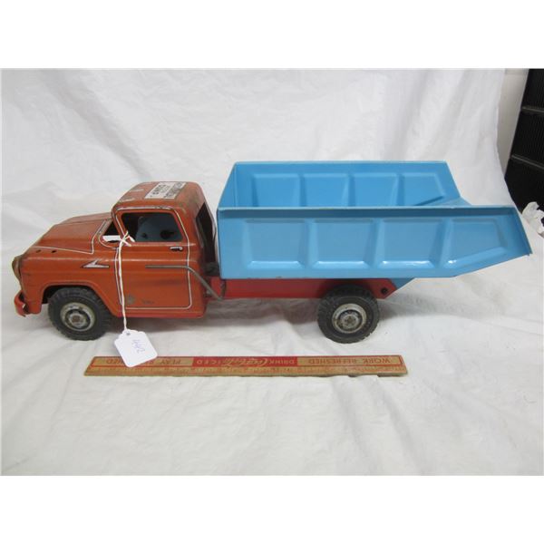 Lumar 1950's Mechanical Metal Dump Truck Working