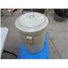 Image 2 : 15 Gallon Medalta Crock with Lid with Sleepy Indian Marking no Cracks