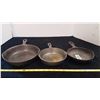 Image 3 : Vintage Set 3 Cast Iron Frying Pans