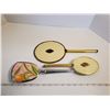 Image 4 : VINTAGE HAIR BRUSHES & MIRROR