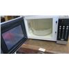 Image 2 : Sylvania Microwave 1300 Amps (Great Shape)