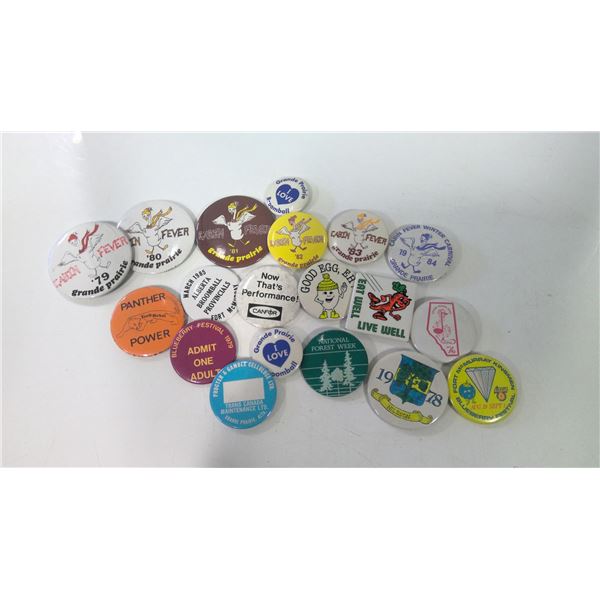 Lot of collectible vintage pin backs