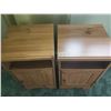 Image 3 : 2 Matching Night Side Tables