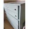 Image 3 : Vintage Stand Up Dresser