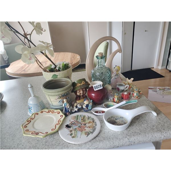 Assorted Home Decor Pieces