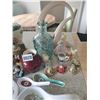 Image 2 : Assorted Home Decor Pieces