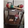 Image 4 : Side Table with Lamp & Collectables