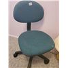 Image 2 : Vintage Small Office Chair & Lamp