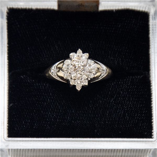 10K GOLD RING WITH CLEAR STONES, APPROX. SIZE 7