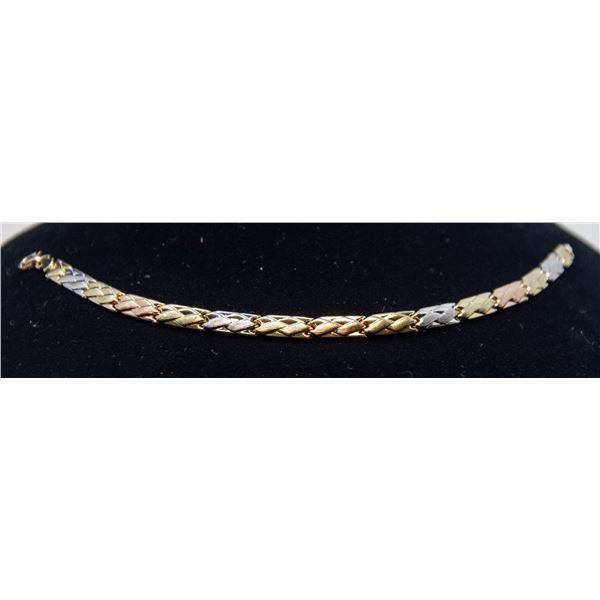 10K TRI-GOLD LINK BRACELET WITH WEAVE PATTERN,