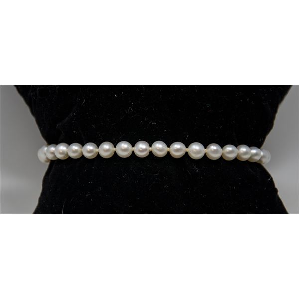 PEARL BRACELET WITH 14K GOLD CLASP, APPROX. 7 IN.