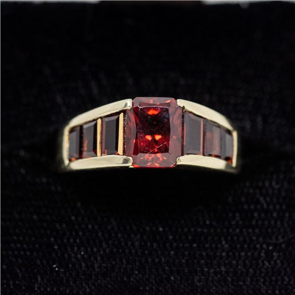 10K GOLD RING WITH GARNET STONES,, APPROX. SIZE 7