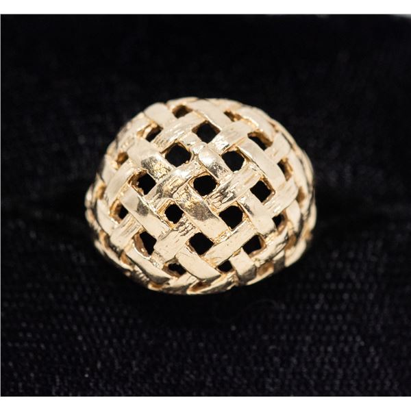 10K GOLD RING WITH BASKET WEAVE PATTERN,