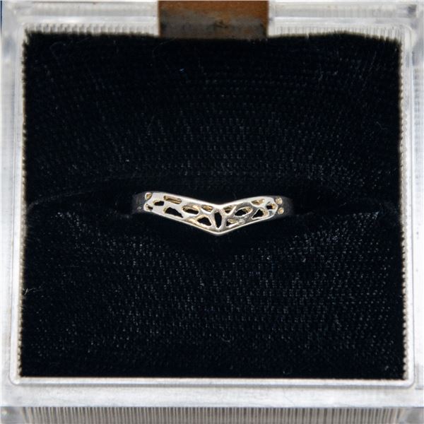 SILVER RING, SIMPLE PATTERN, APPROX. SIZE 4.5