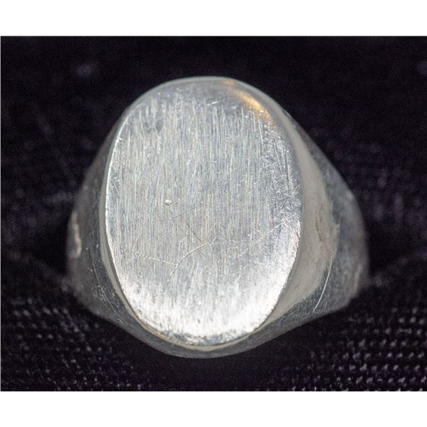 SILVER RING, OVAL PATTERN, APPROX. SIZE 6.5