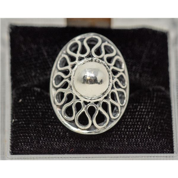 SILVER RING, OVAL WITH BALL, APPROX. SIZE 8.5