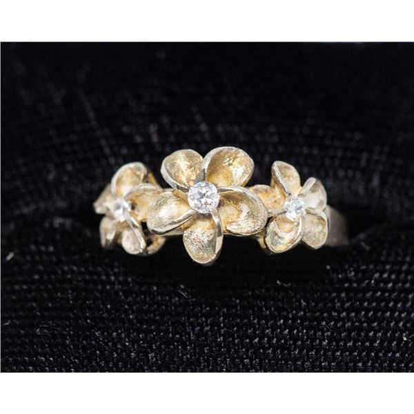 SILVER RING, FLOWER PATTERN, CLEAR STONES,