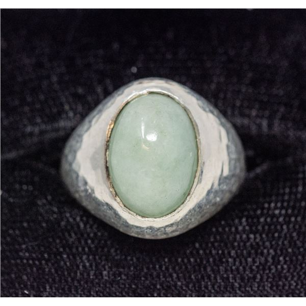 SILVER RING, PALE GREEN STONE, APPROX. SIZE 7