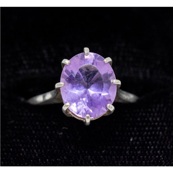 SILVER RING WITH VIOLET STONE, APPROX SIZE 7.5