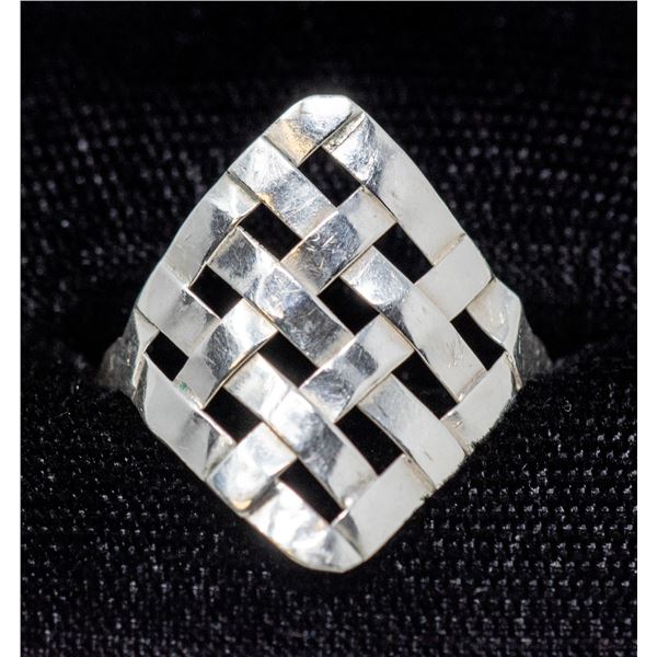SILVER RING WITH DIAMOND WEAVE PATTERN, APPROX.