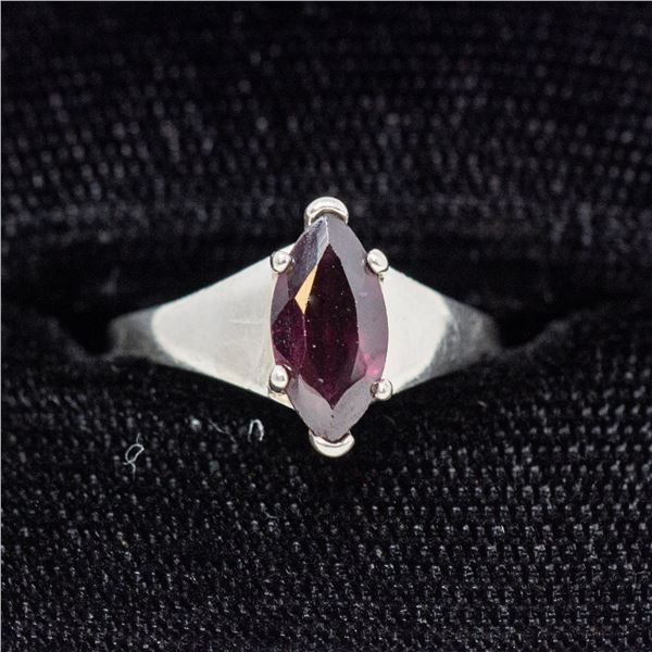 SILVER RING WITH DEEP PURPLE STONE, APPROX. SIZE